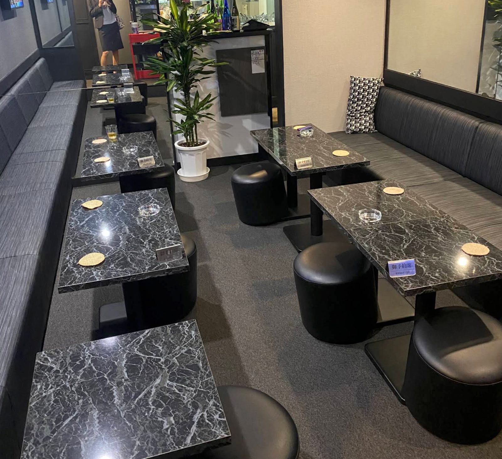 Luna Snack Bar 店内写真